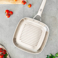 Signature Grill with Stainless Steel Stripes without Non-Stick Coating