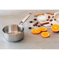 Signature stainless steel saucepan without non-stick coating