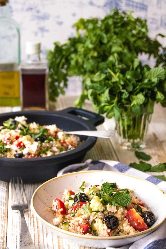 Ensalada griega de quinoa