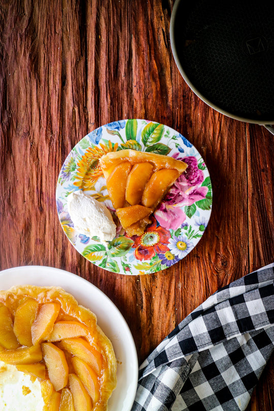 Tarta Tatin con nata a la vainila