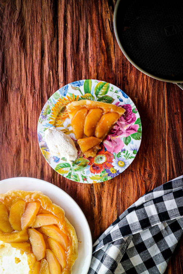Tarta Tatin con nata a la vainila