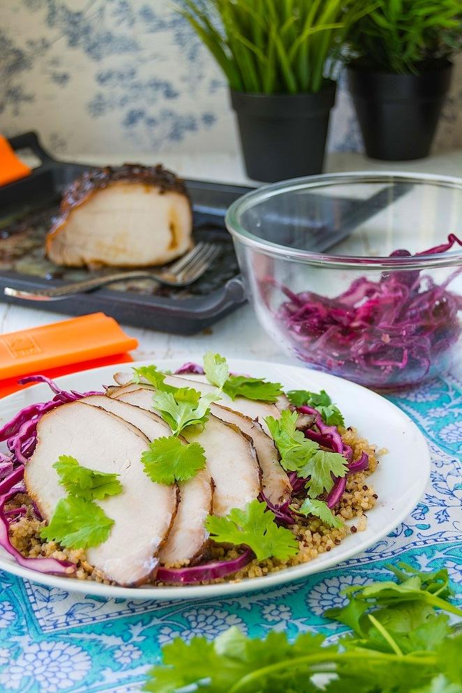 Lomo asado al teriyaki con col roja encurtida