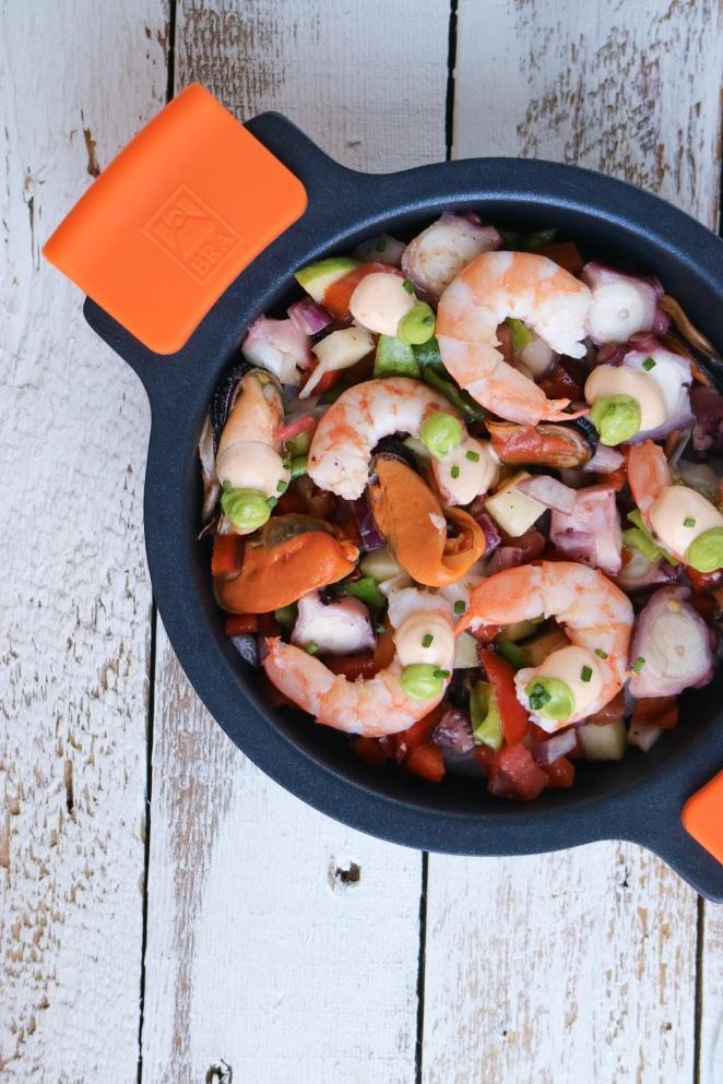 Salpicón de marisco con mayonesa de kimchi