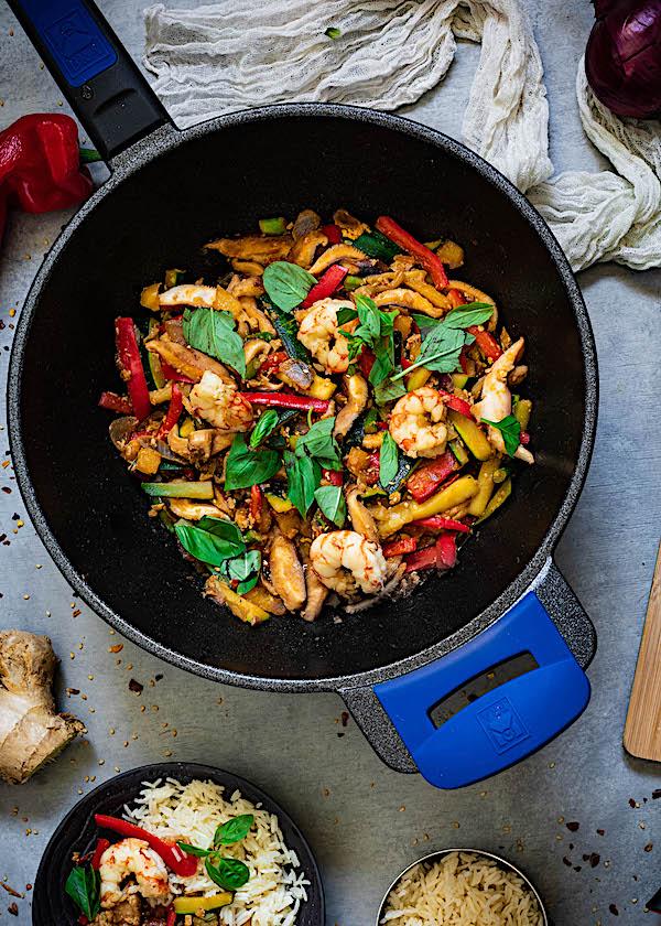 Wok de verduras y langostinos