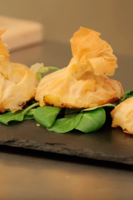 Paquetitos de queso de cabra con chutney de pera, vídeo receta