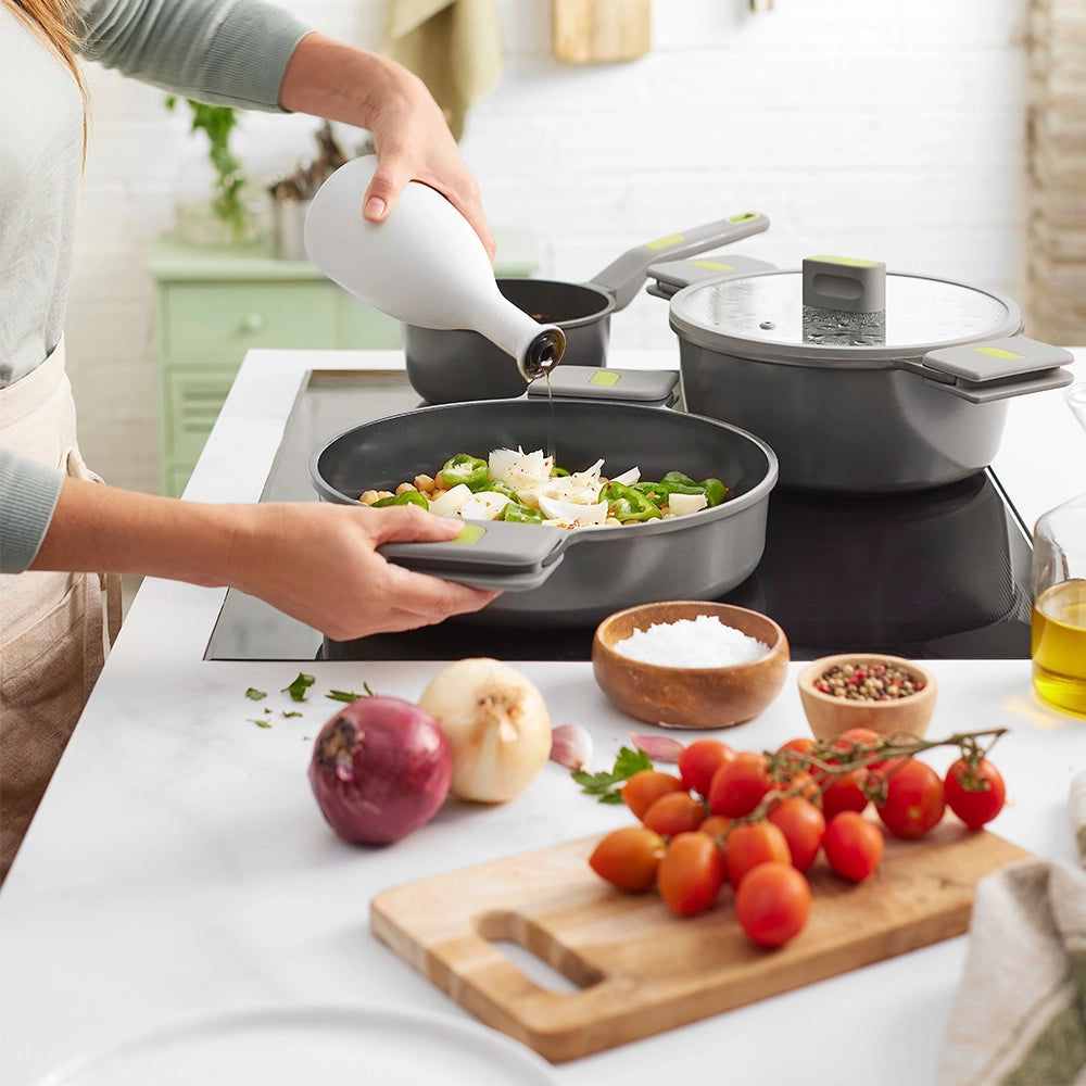 Bra Market – Low Casserole Dish 32 cm, Cast Aluminium with Non-Stick, PFOA  Free, Suitable for All Hobs Including Induction